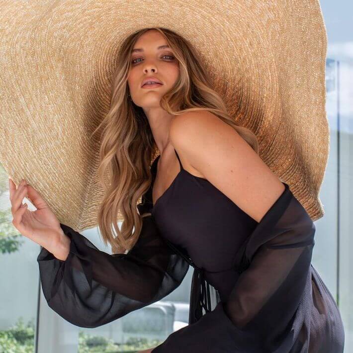 EH Hair & Extensions, gorgeous model with a hat 01